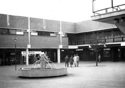 Shelton Square towards market